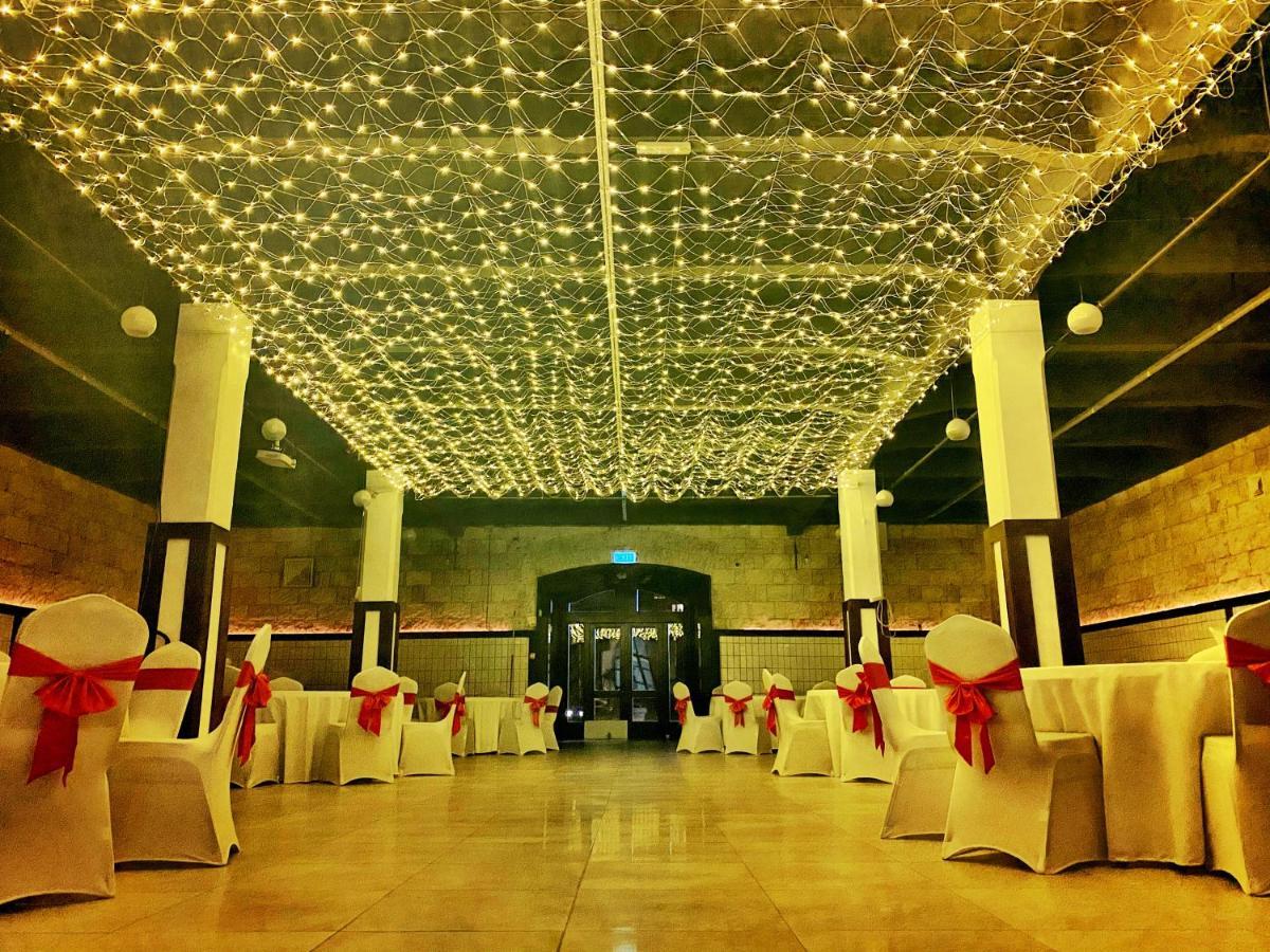 Boutique Hotel & Event Center Budapest Luaran gambar