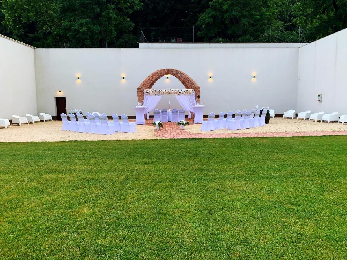 Boutique Hotel & Event Center Budapest Luaran gambar