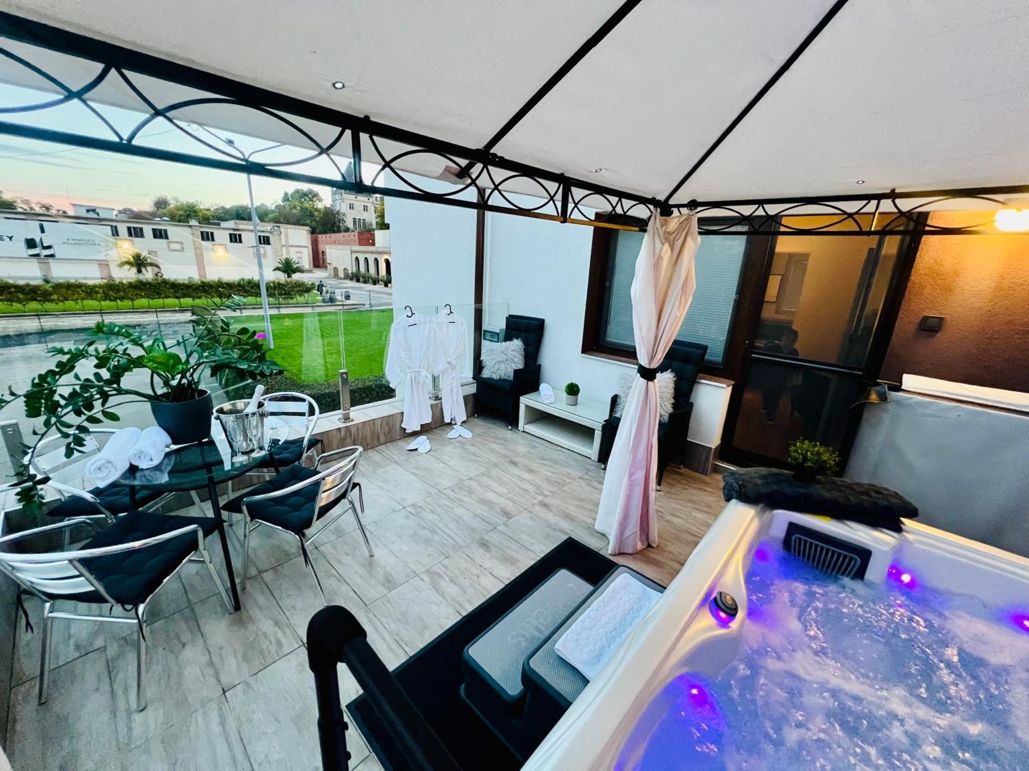 Boutique Hotel & Event Center Budapest Luaran gambar