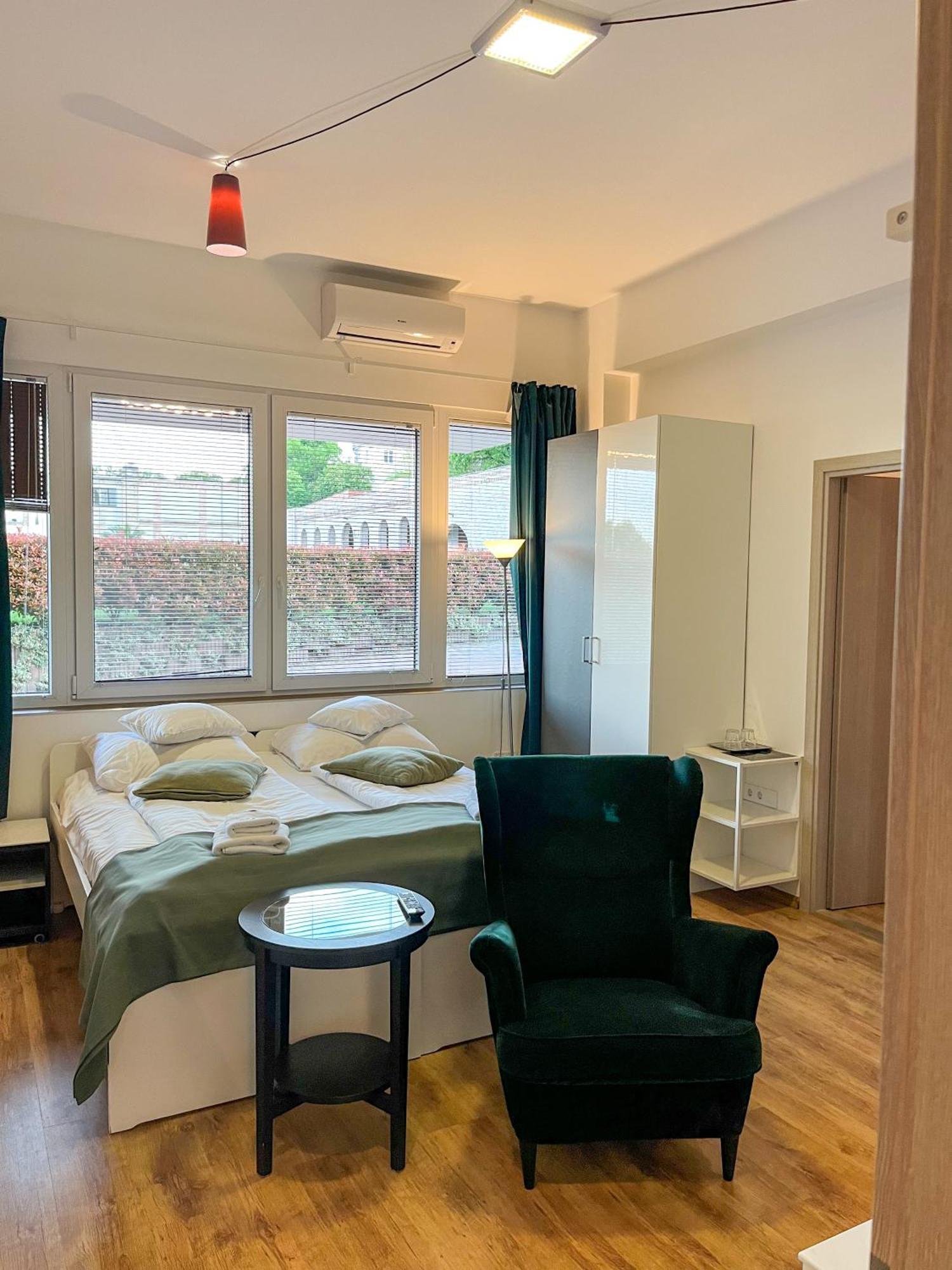 Boutique Hotel & Event Center Budapest Luaran gambar